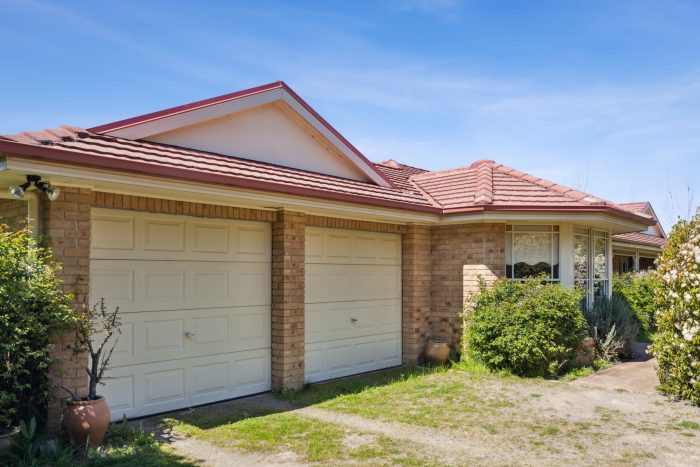 112591161__1727652575-131947-21-web-or-mls-2832-Crookwell-Road-21