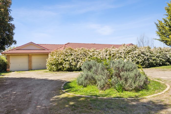 112591165__1727652581-131966-25-web-or-mls-2832-Crookwell-Road-25