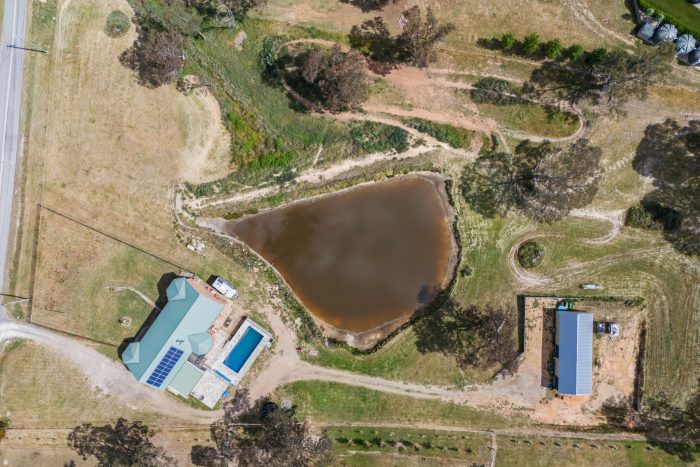 120222359__1730866907-180230-31-web-or-mls-Drone-208-Run-O-Waters-Dr-6