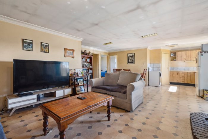 132638085__1738028336-157235-8-web-or-mls-323-Duckfield-Rd-8