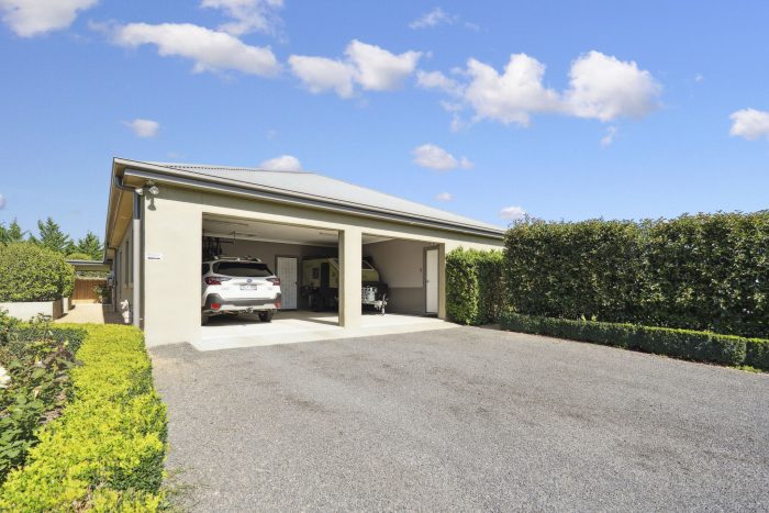 140533585__1742508886-123222-41-web-or-mls-DSC01555