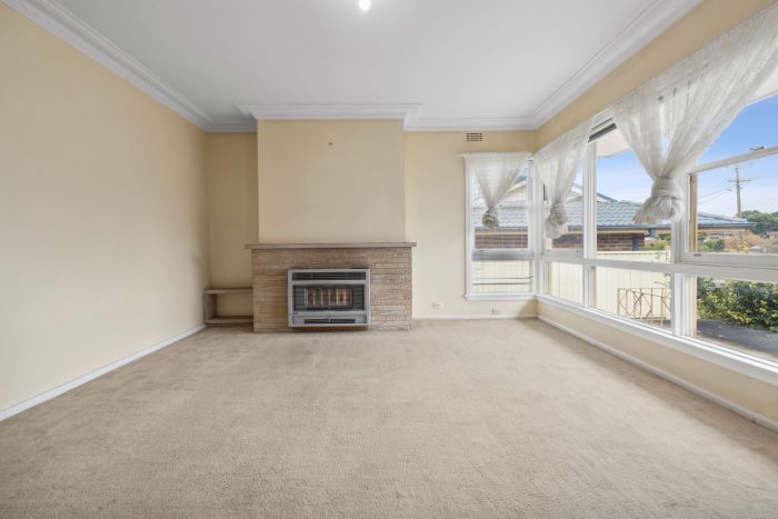 145587658__1745899296-72338-2-web-or-mls-21-Queen-St-2