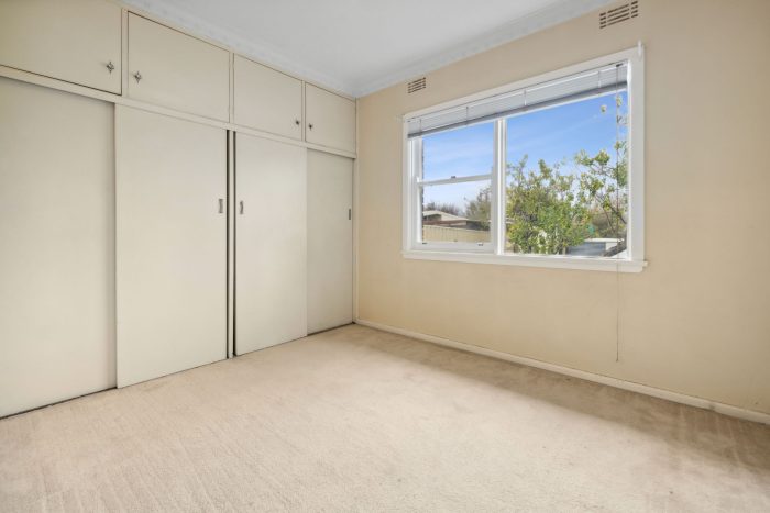 145587662__1745899301-62866-5-web-or-mls-21-Queen-St-5