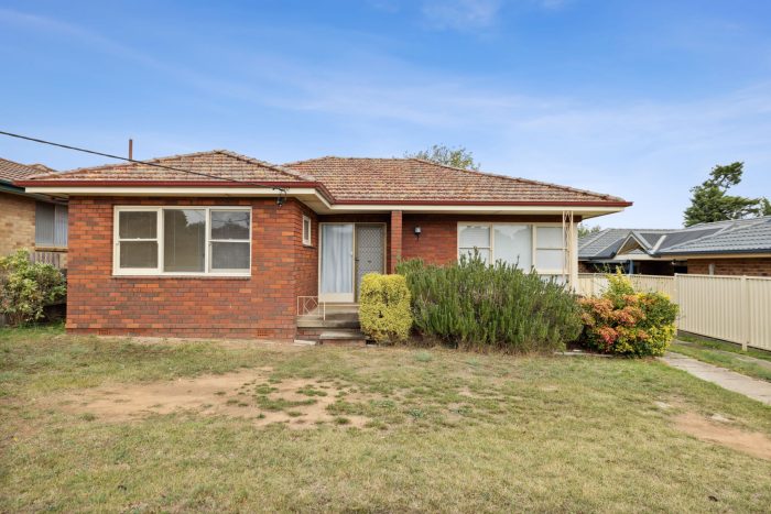 145587682__1745899314-72334-12-web-or-mls-21-Queen-St-12