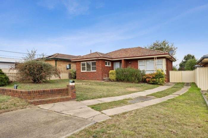 145587685__1745899317-72319-13-web-or-mls-21-Queen-St-13