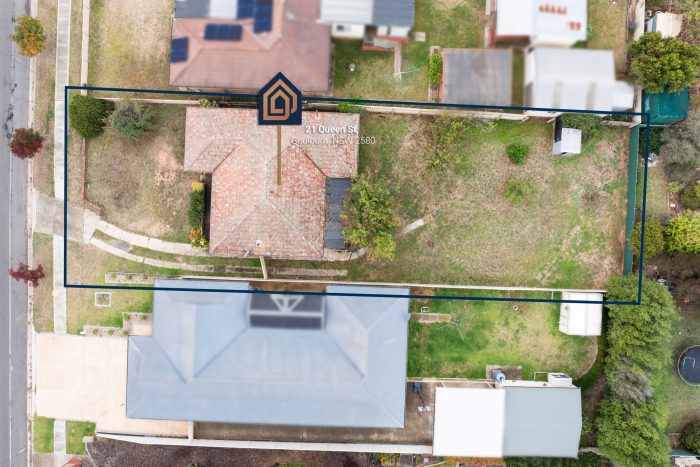 145587716__1745899320-62778-19-web-or-mls-SM-Drone-21-Queen-St-1