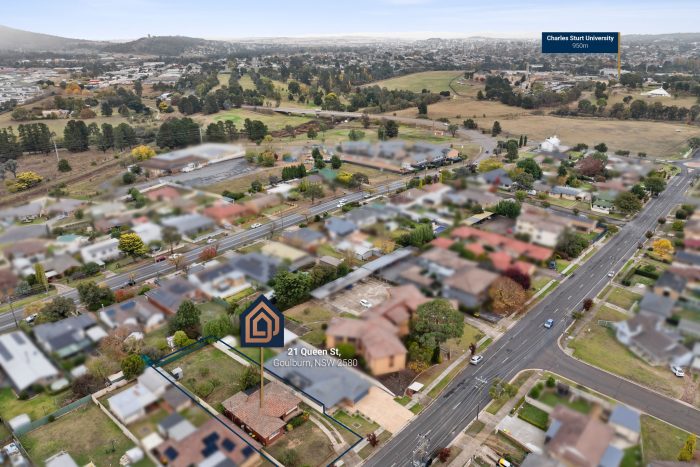 145587718__1745899322-62913-20-web-or-mls-SM-Drone-21-Queen-St-2