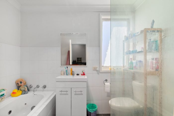 148463802__1747709677-61302-7-web-or-mls-55-Auburn-St-7