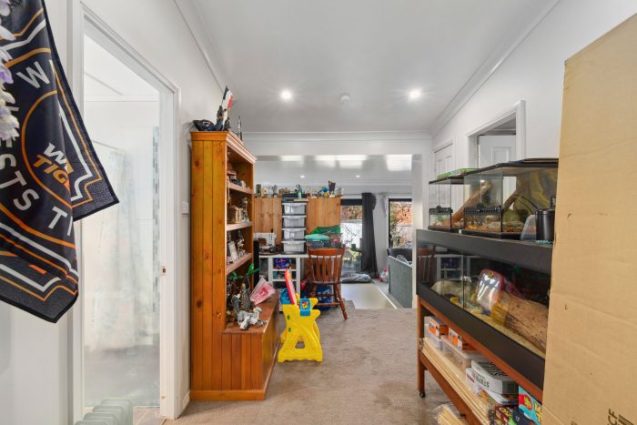 148463804__1747709678-52076-8-web-or-mls-55-Auburn-St-8