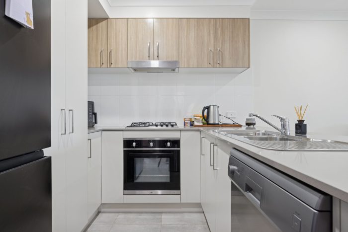 14a-Bonneville-Bvd-5