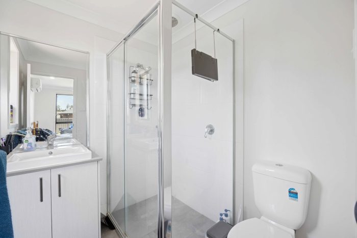 14a-Bonneville-Bvd-7