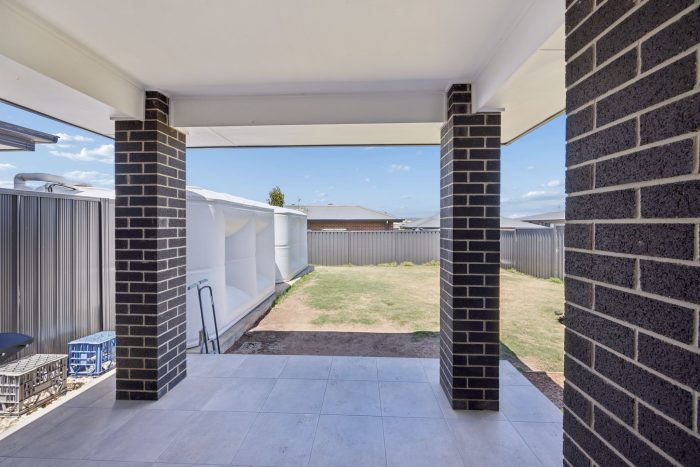 14a-Bonneville-Bvd-8