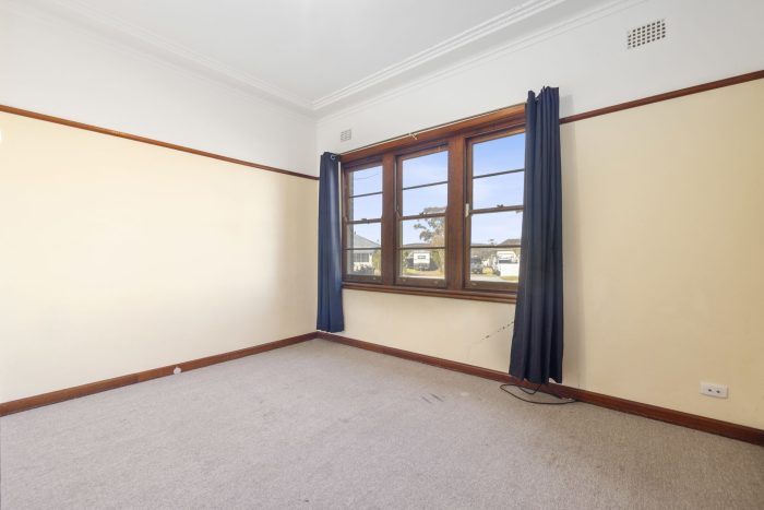 152512370__1750722207-32313-6-web-or-mls-92QueenSt-6