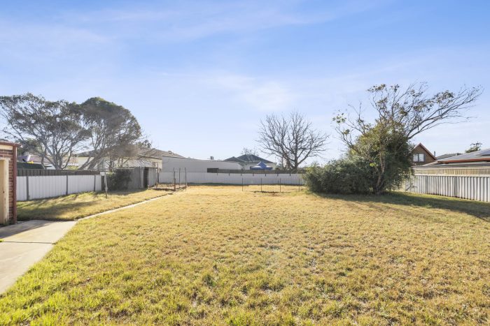 152512456__1750722217-32247-4-web-or-mls-92QueenSt-4