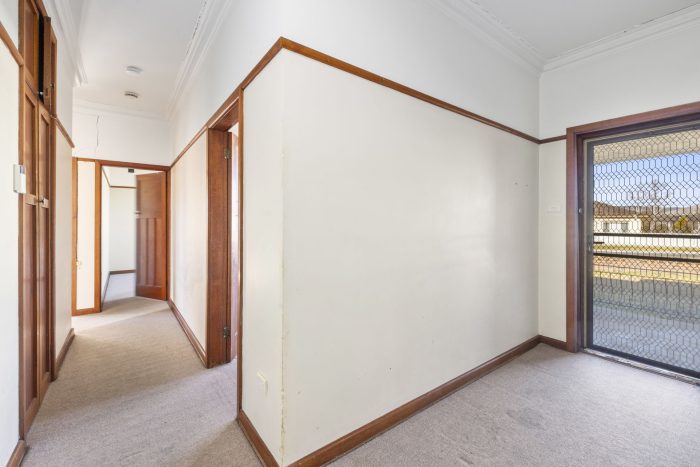 152512459__1750722220-32239-9-web-or-mls-92QueenSt-9