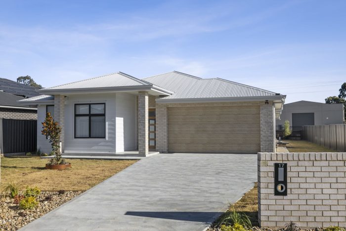 152519008__1750723265-34950-18-web-or-mls-17Madelinedr-10