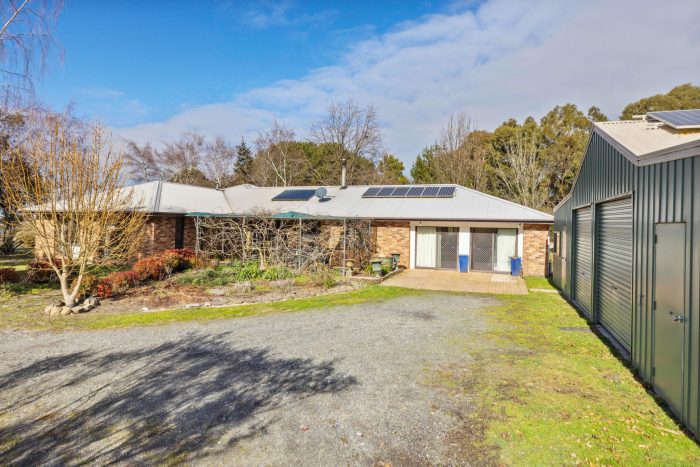154934855__1752112512-49780-1-web-or-mls-31-Anderson-Rd-1