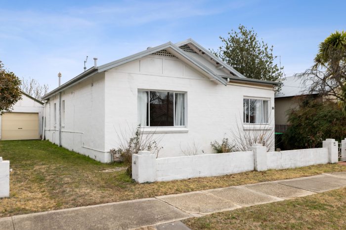 156450069__1753230079-27951-2-web-or-mls-36-Park-St-2