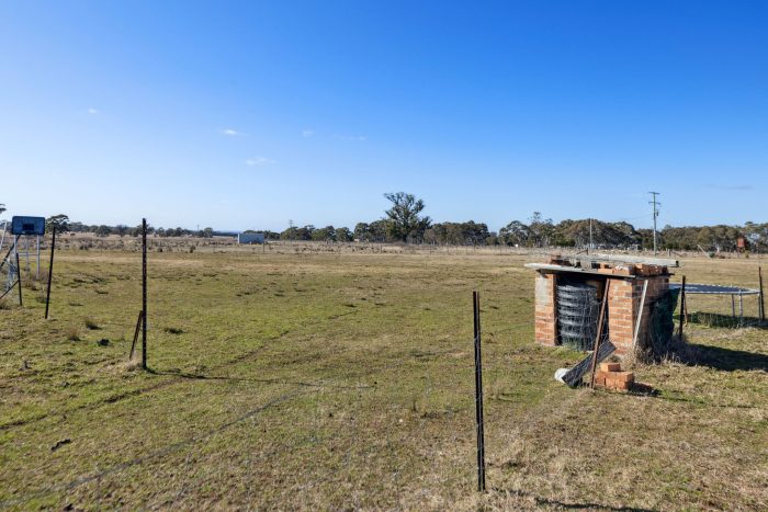 162649275__1757373539-35719-24-web-or-mls-288-Fernleigh-Cl-13