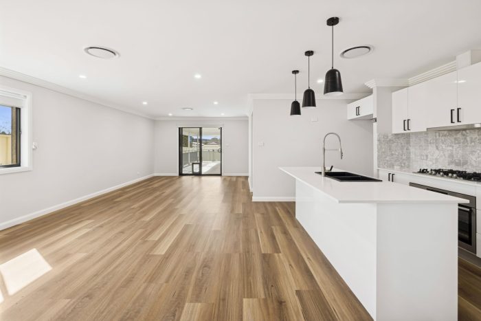 162749769__1757393388-79810-2-web-or-mls-71-Victoria-St-2