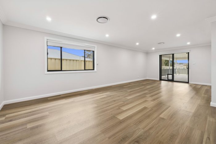 162749882__1757393399-79944-6-web-or-mls-71-Victoria-St-6