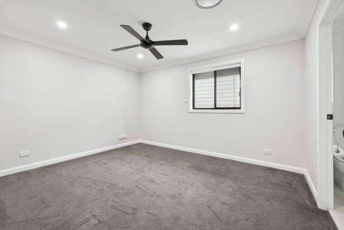 162749892__1757393408-91090-8-web-or-mls-71-Victoria-St-8