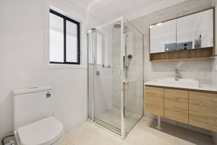 162749895__1757393410-91976-9-web-or-mls-71-Victoria-St-9