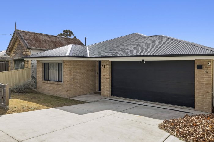 162749915__1757393427-80121-18-web-or-mls-71-Victoria-St-18