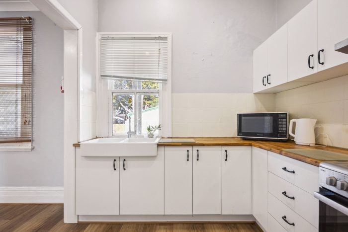 163192068__1757639534-50771-4-web-or-mls-16-John-St-4