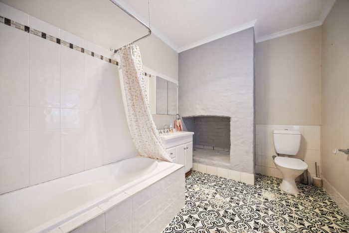 163192094__1757639539-39082-7-web-or-mls-16-John-St-7