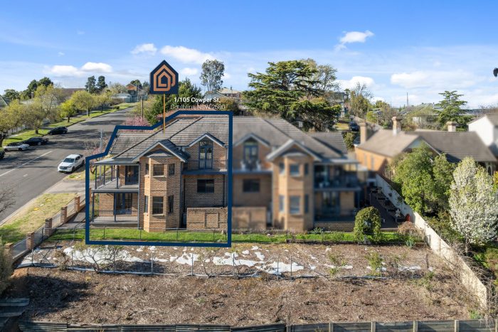 163703816__1757990584-68961-19-web-or-mls-SM-Drone-1-105CowperSt-1