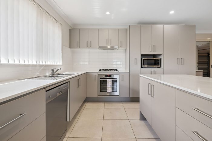 163814796__1758064522-33694-5-web-or-mls-13-kavanagh-St-5