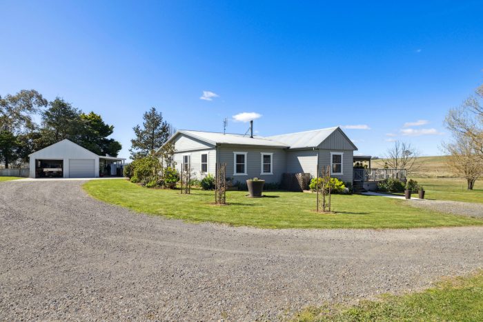 164933449__1758674173-35701-1-web-or-mls-291-Chapmans-Ln-1