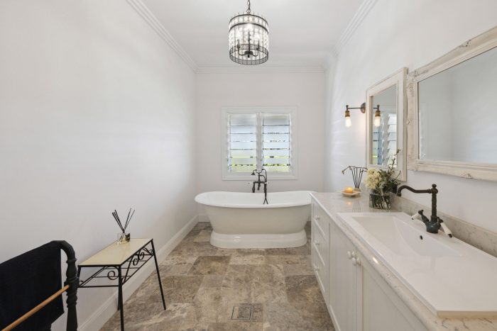 164933535__1758674193-35723-12-web-or-mls-291-Chapmans-Ln-12