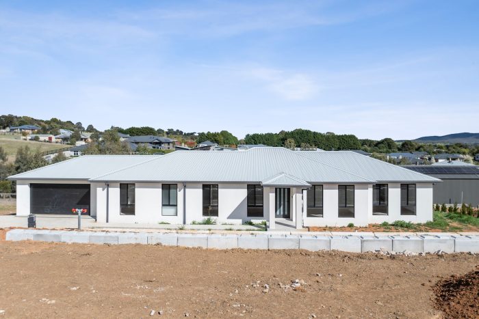 165019544__1758695047-102456-13-web-or-mls-Drone-17-Snowgums-Dr-1