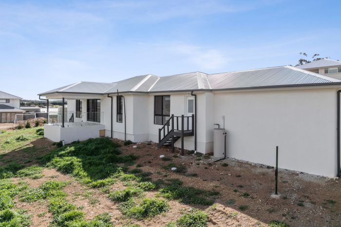 165019547__1758695052-102554-15-web-or-mls-Drone-17-Snowgums-Dr-3