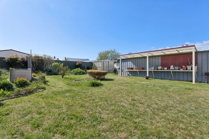 166754742__1759794870-33029-3-web-or-mls-32-Chisholm-St-3