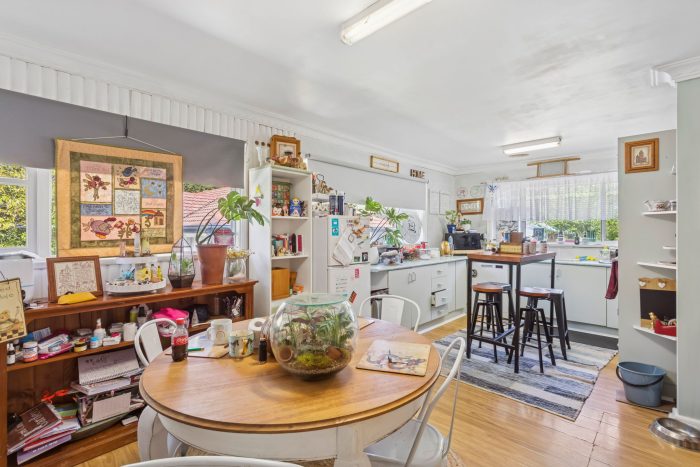 167063910__1759899727-96634-2-web-or-mls-182-Addison-St-2