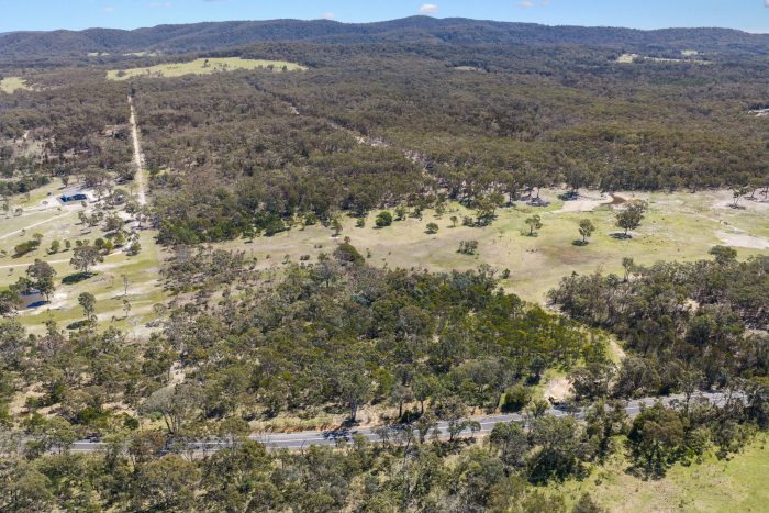 167200148__1759973579-48352-2-web-or-mls-Drone-887-Jerrara-Rd-2