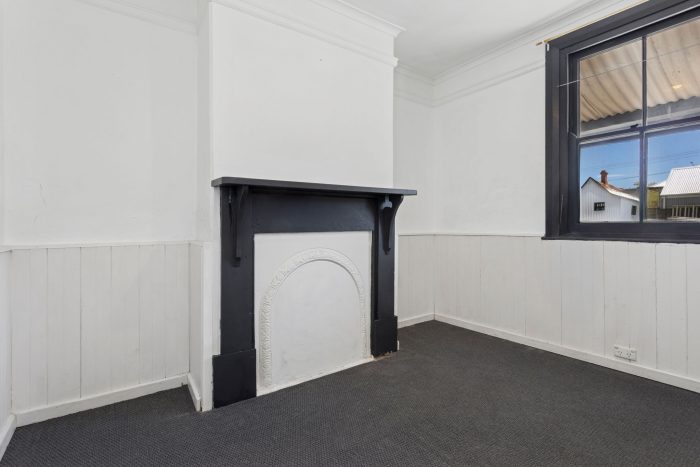 167571974__1760306461-27638-3-web-or-mls-17-Taylor-St-3