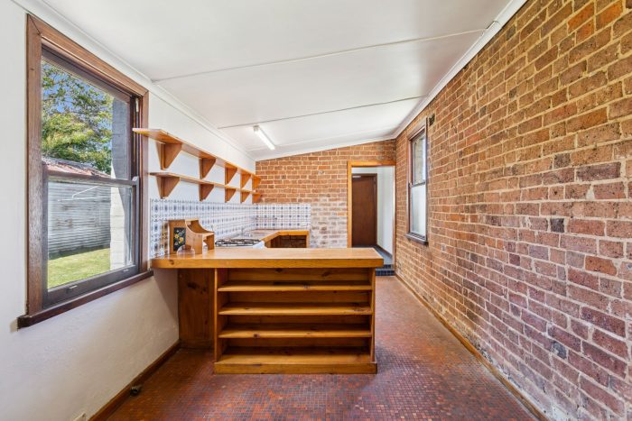 167571981__1760306468-27736-7-web-or-mls-17-Taylor-St-7