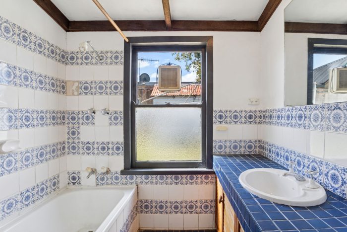 167571983__1760306469-27719-8-web-or-mls-17-Taylor-St-8