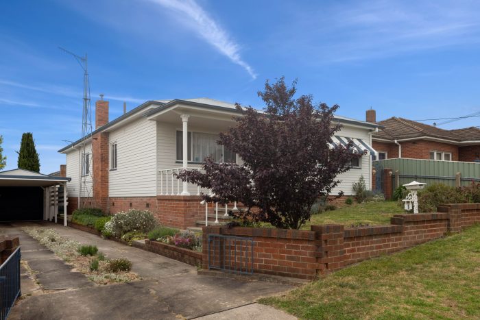 172227416__1762126324-42023-2-web-or-mls-8-Princes-Ave-2