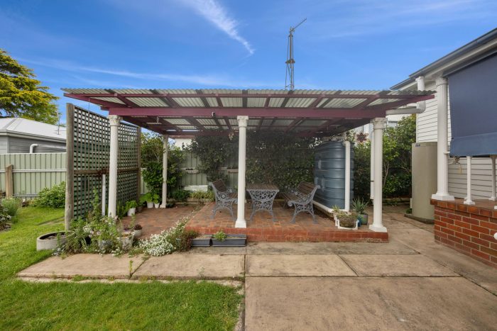 172227459__1762126330-42099-4-web-or-mls-8-Princes-Ave-4