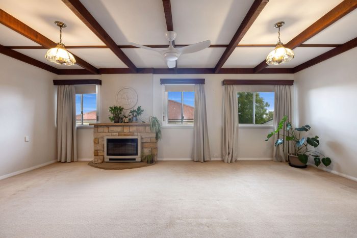 172227467__1762126332-42055-5-web-or-mls-8-Princes-Ave-5