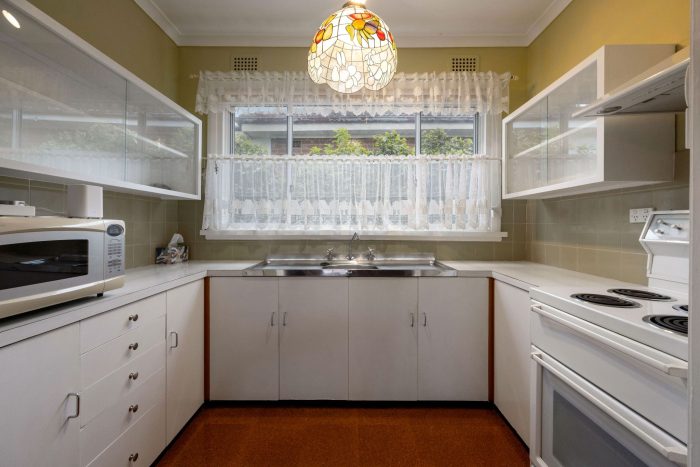 172227638__1762126346-42126-11-web-or-mls-8-Princes-Ave-11