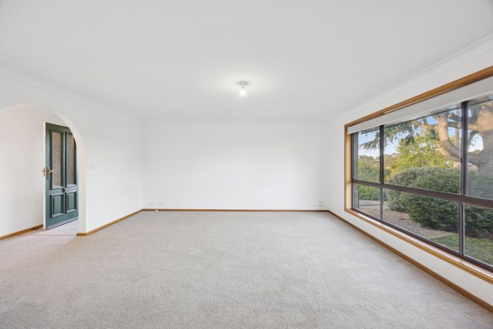 173475277__1762398619-63636-4-web-or-mls-20-Edward-St-4