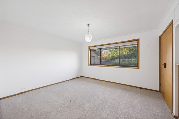 173475315__1762398627-63553-8-web-or-mls-20-Edward-St-8