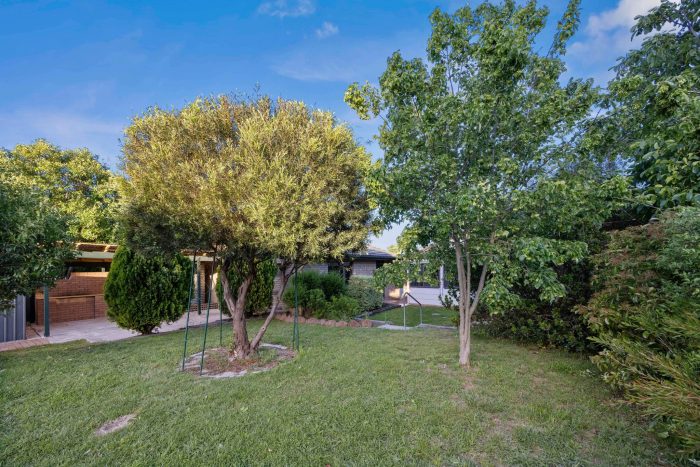 173475385__1762398636-76708-14-web-or-mls-20-Edward-St-14