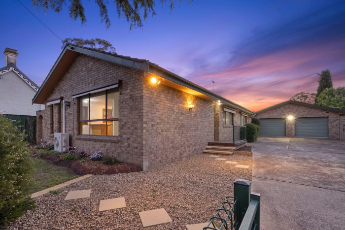 173475391__1762398639-63600-17-web-or-mls-20-Edward-St-17